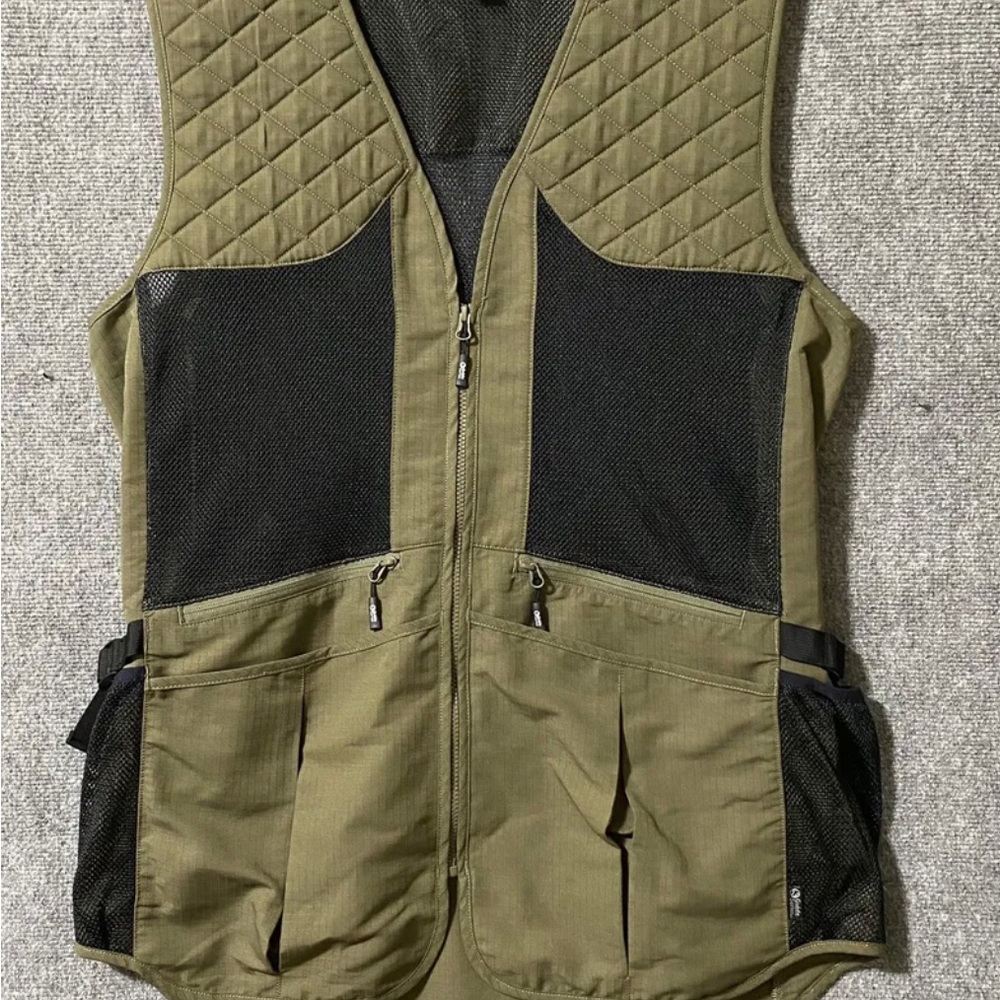 Gander Mountain Guide Series, mens Medium, shooting vest, color:tarmac/black